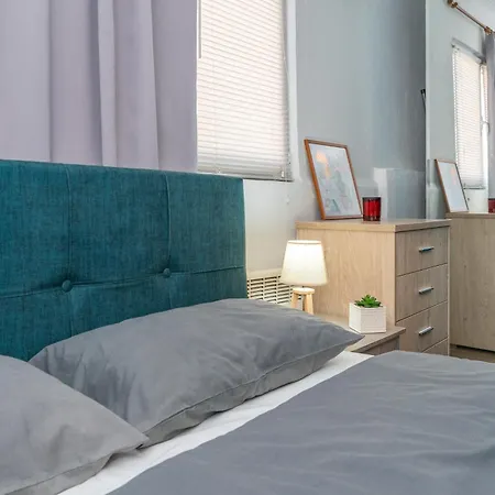 Modern Upon Tsimiski Tesalónica